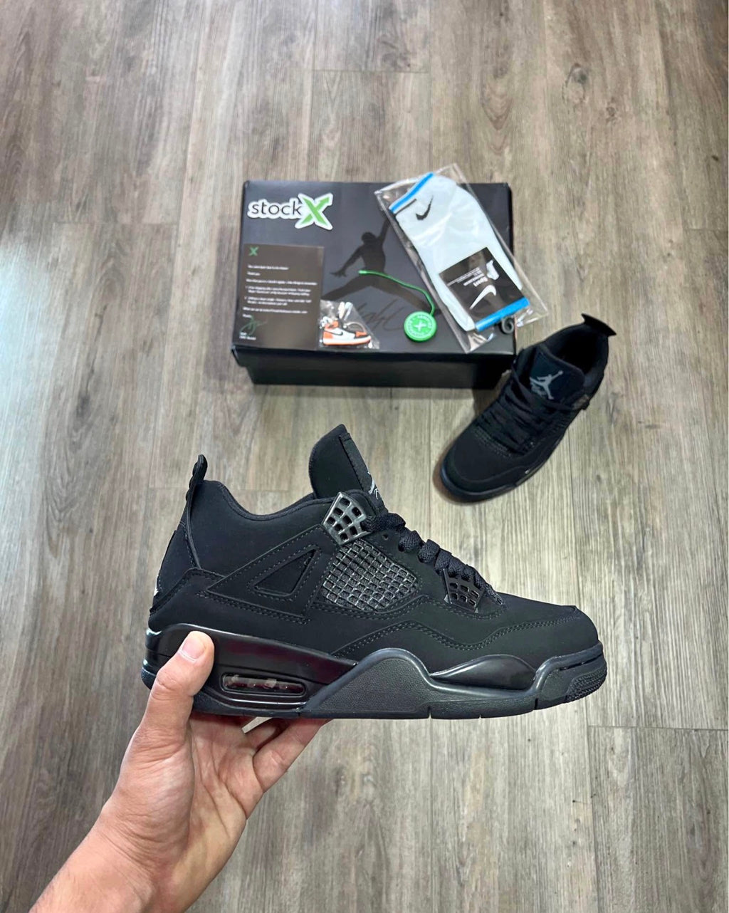 Retro 4 black cat