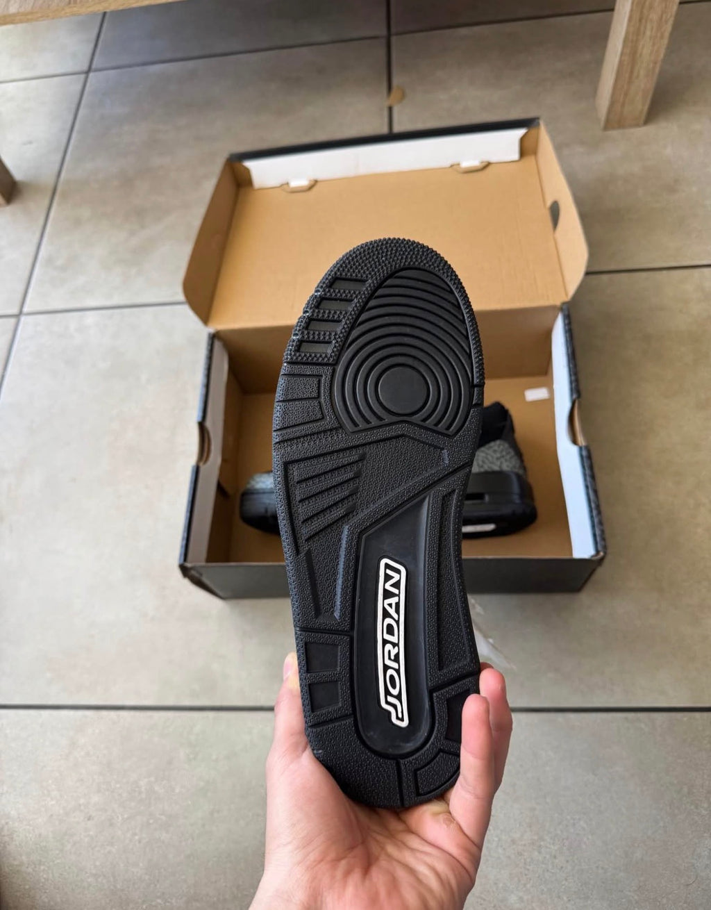 Retro 3 black cat