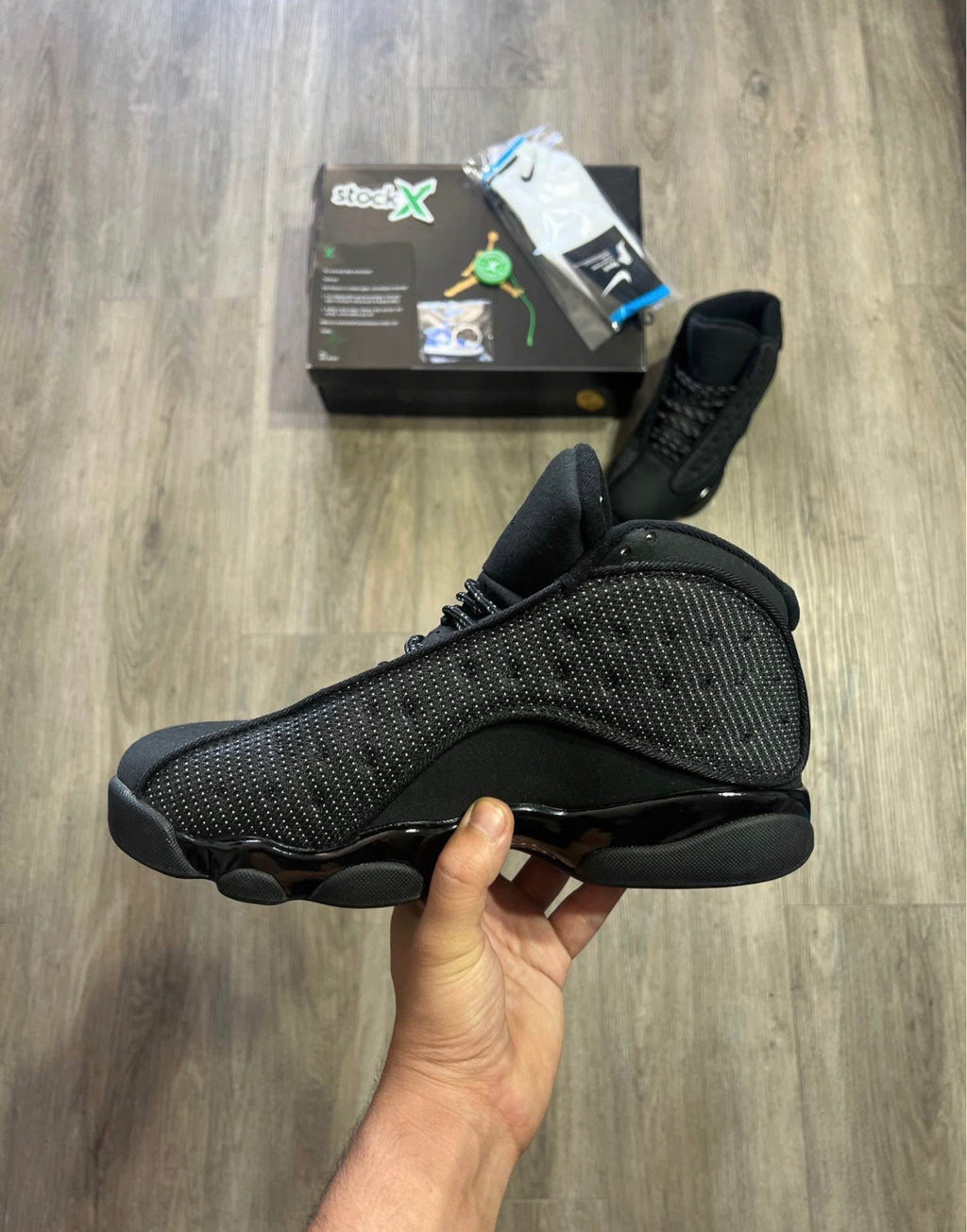 Retro 13 black cat