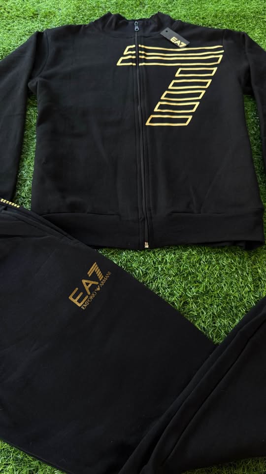 Conjunto ea7