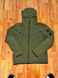 Conjunto Nike tech olive