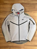 Conjunto Nike tech gris