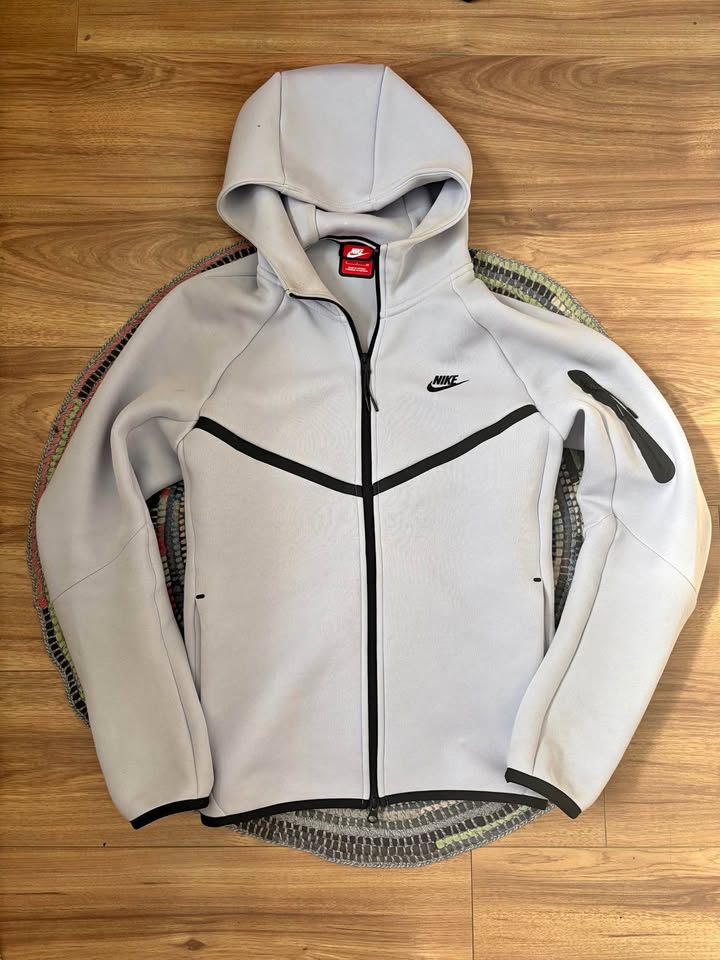 Conjunto Nike tech gris