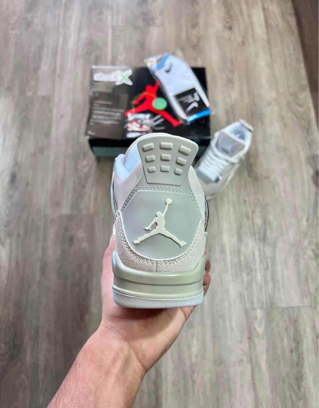 Retro 4 frozen moment
