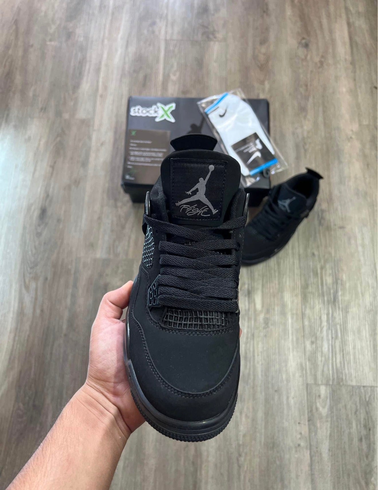 Retro 4 black cat