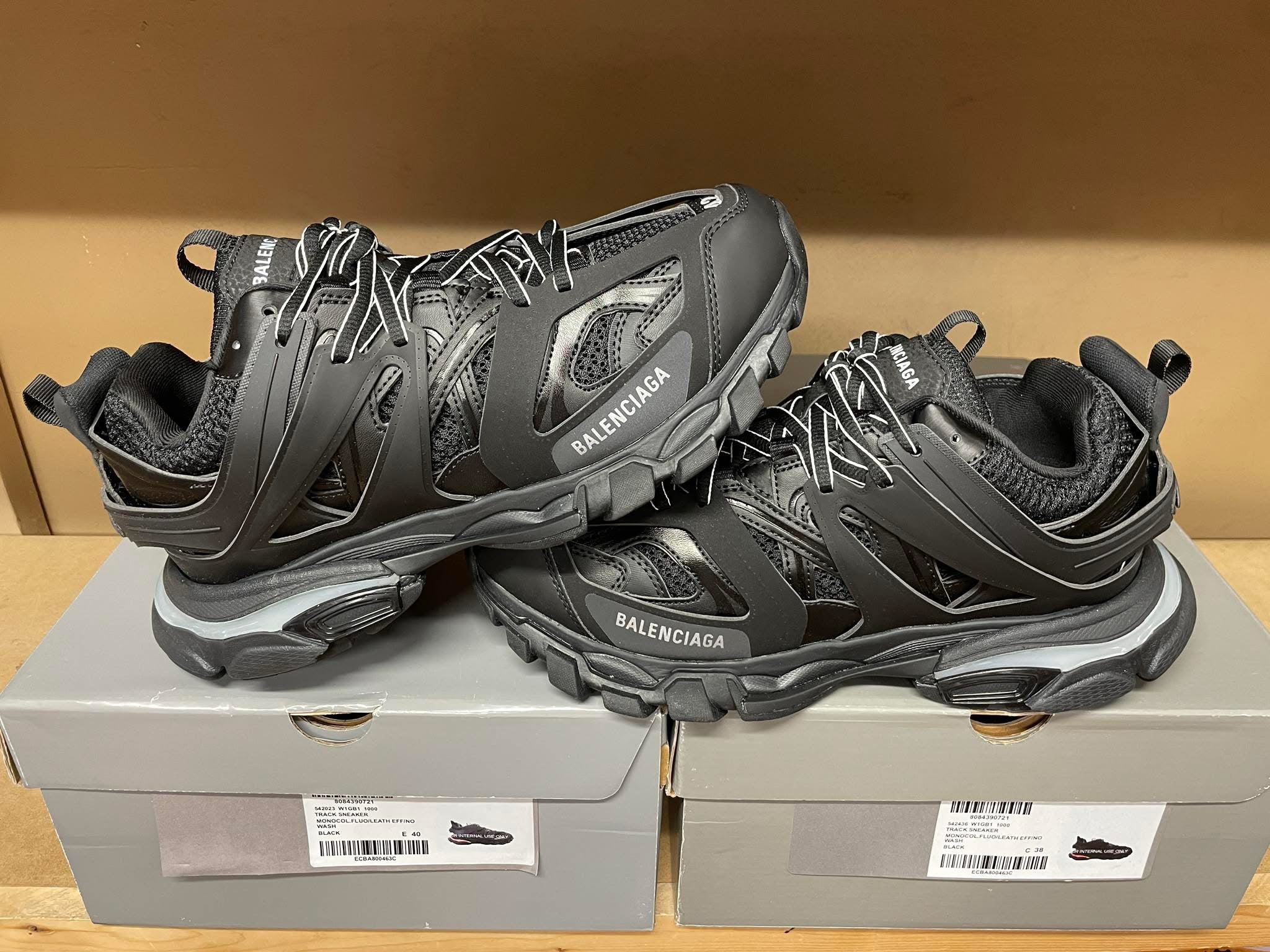 Balenciaga track LED PK